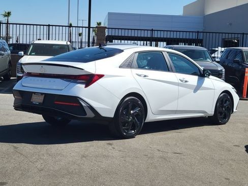 New 2026 Hyundai Elantra SEL Sport FWD image 4