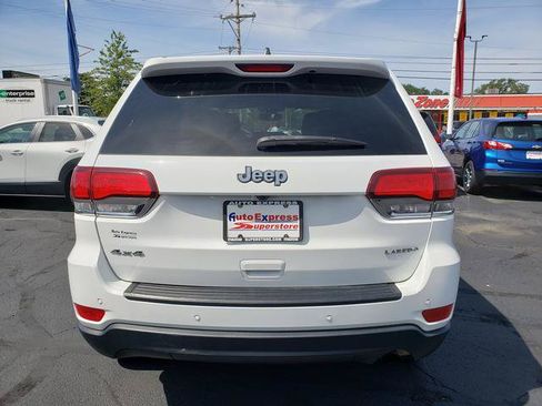 Used 2022 Jeep Grand Cherokee Laredo X AWD/4WD image 4