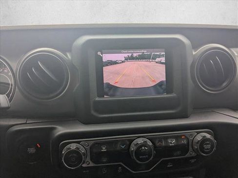 Used 2022 Jeep Gladiator Sport AWD/4WD image 13