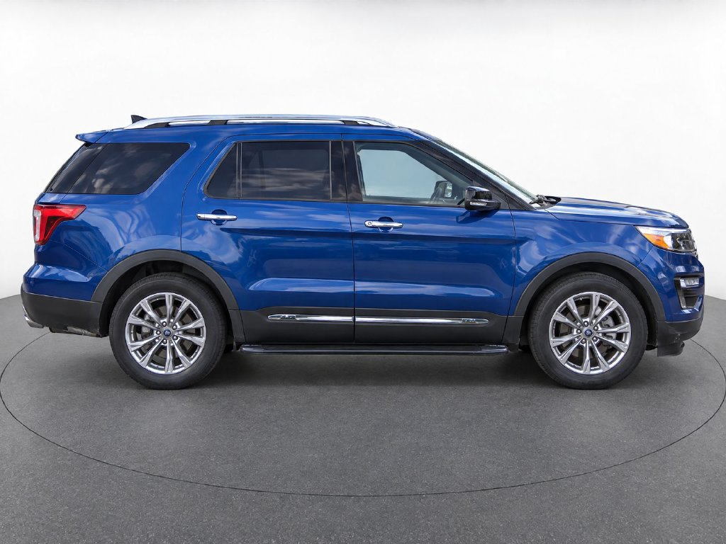 Used 2021 Ford Explorer Limited w/ Equipment Group 301A AWD/4WD image 8