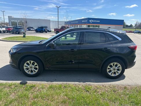 Used 2023 Ford Escape Active w/ Tech Pack #1 AWD/4WD image 3