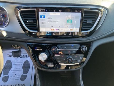 New 2026 Chrysler Pacifica Limited w/ S Appearance Package image 18