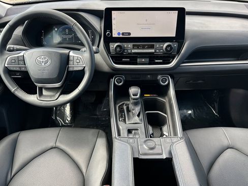 Used 2026 Toyota Grand Highlander XLE image 15