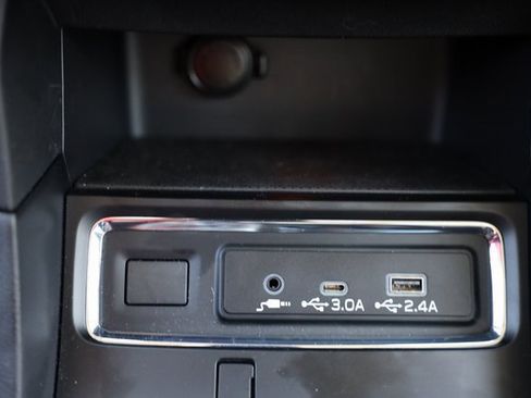 Certified 2025 Subaru Ascent Premium w/ Premium Package image 37