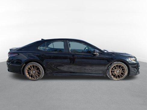 Used 2023 Toyota Camry SE image 2