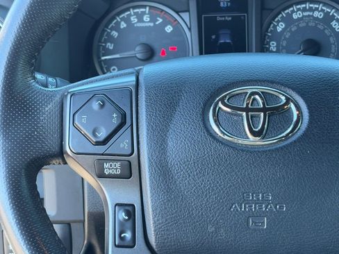 Used 2017 Toyota Tacoma TRD Sport w/ Tow Package image 19