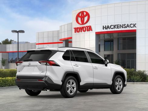 Used 2025 Toyota RAV4 XLE image 10
