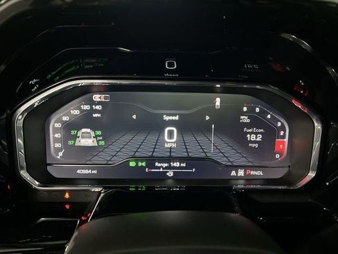 Certified 2025 GMC Sierra 1500 SLT image 12