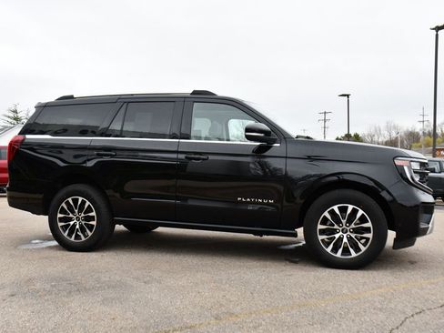 Used 2025 Ford Expedition Platinum AWD/4WD image 8