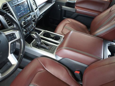 Used 2019 Ford F150 Platinum w/ Equipment Group 701A Luxury AWD/4WD image 39