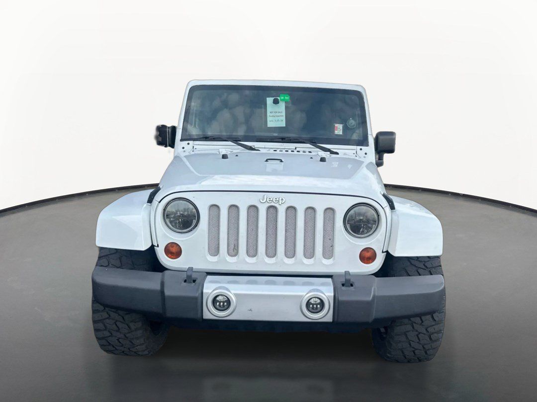 Used 2013 Jeep Wrangler Unlimited Sahara w/ Connectivity Group AWD/4WD image 8