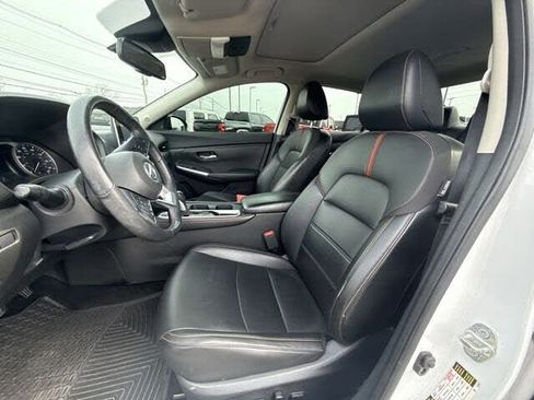 Used 2020 Nissan Sentra SR w/ Premium Package FWD image 9
