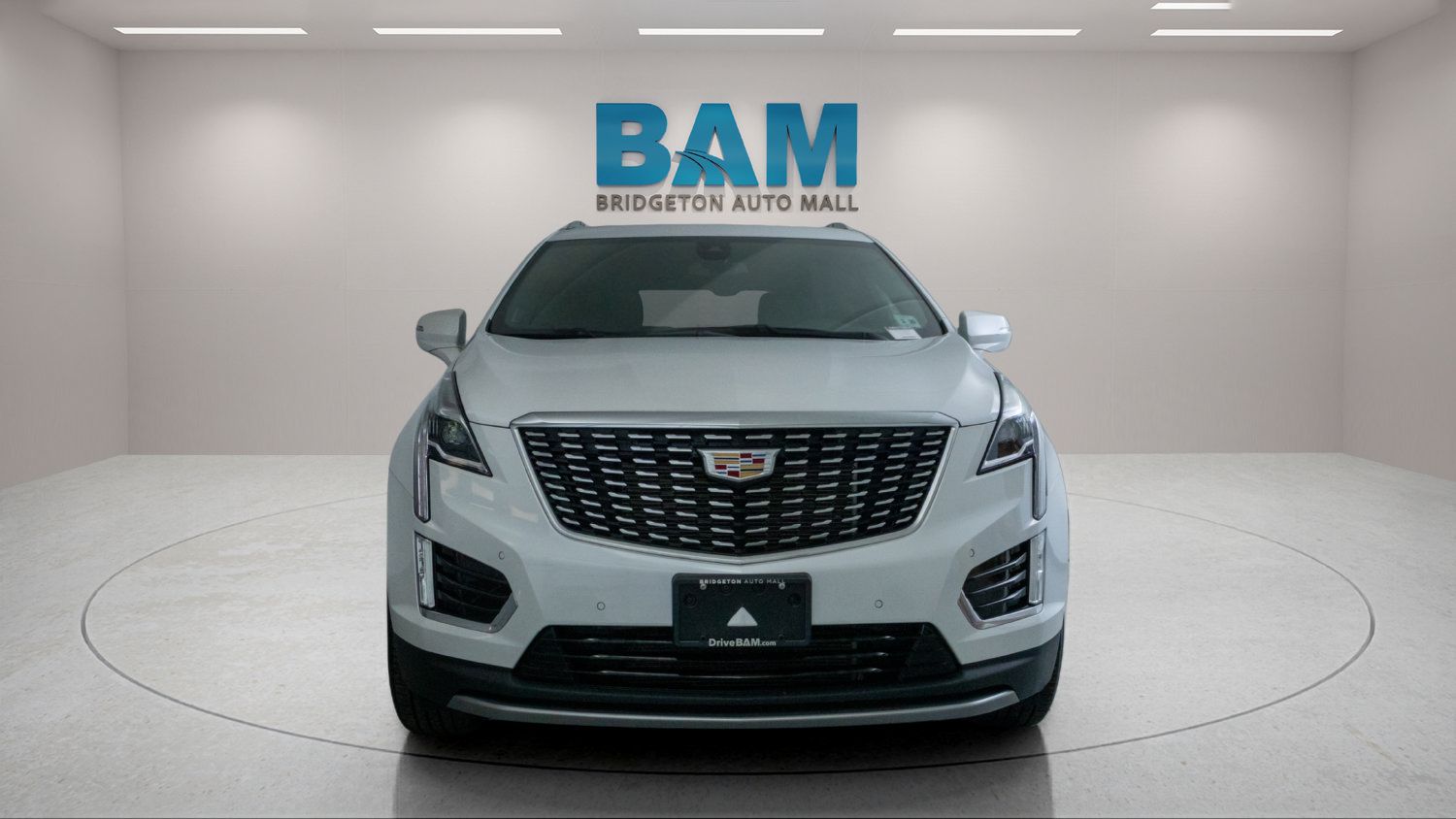 Used 2025 Cadillac XT5 Premium Luxury w/ LPO, Floor Liner Package AWD/4WD image 2