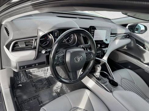 Used 2023 Toyota Camry SE image 11