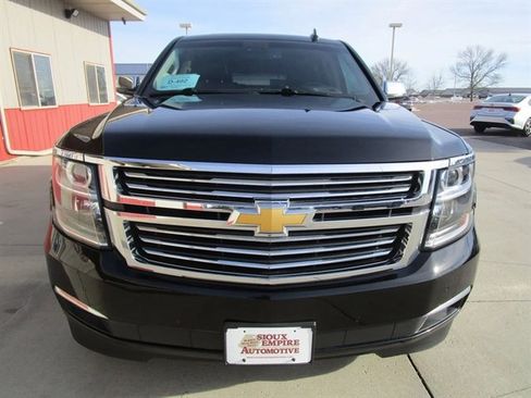 Used 2017 Chevrolet Suburban Premier image 4