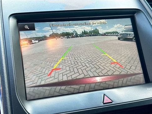 Used 2015 Ford Taurus SEL w/ Equipment Group 201A FWD image 13