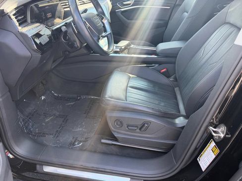 Used 2022 Audi e-tron Premium w/ Towing Package AWD/4WD image 17