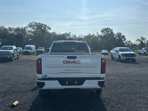 Used 2024 GMC Sierra 2500 Denali w/ Denali Reserve Package AWD/4WD image 4