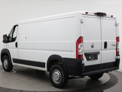 Used 2025 RAM ProMaster 2500 w/ Convenience Group FWD image 4
