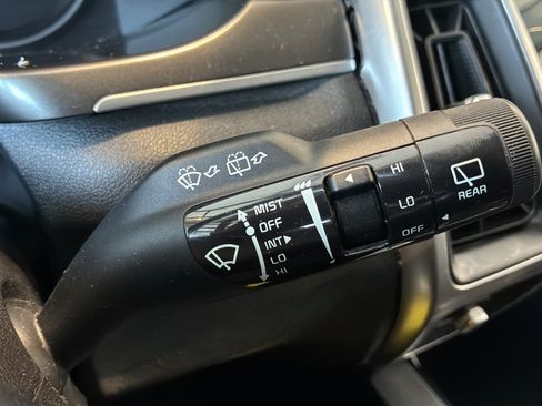 Used 2022 Kia Sorento LX AWD/4WD image 39