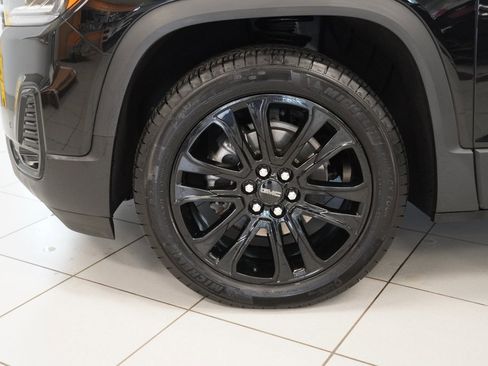 Certified 2023 GMC Acadia SLT w/ Elevation Edition image 20