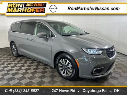 Used 2022 Chrysler Pacifica Touring-L