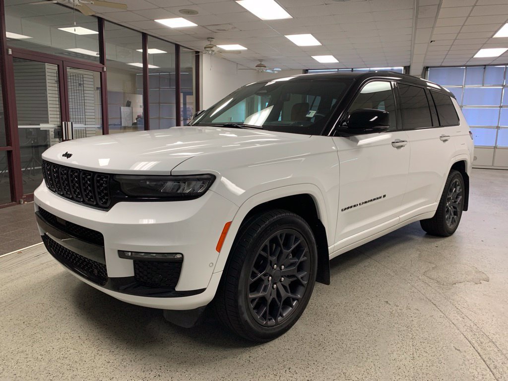 Used 2025 Jeep Grand Cherokee L Summit AWD/4WD image 3