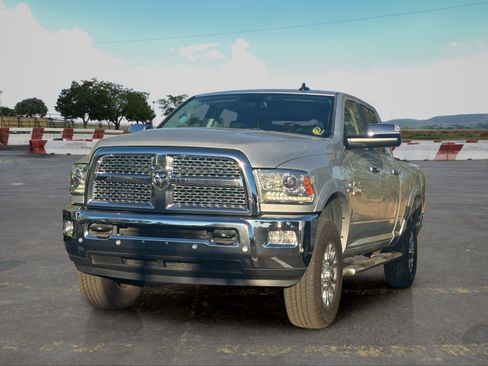Used 2017 RAM 2500 Laramie w/ Convenience Group AWD/4WD image 5