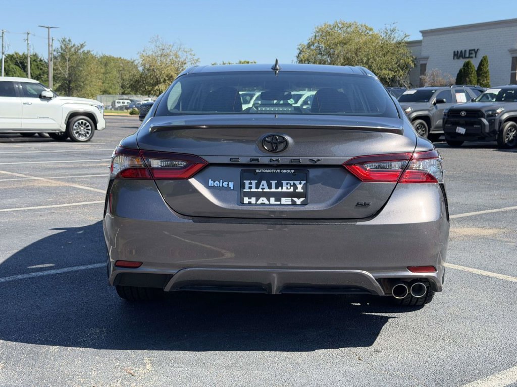 Used 2024 Toyota Camry SE w/ Cold Weather Package FWD image 21
