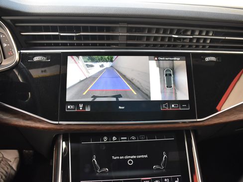 Used 2021 Audi Q8 Premium Plus w/ Premium Plus Package image 37