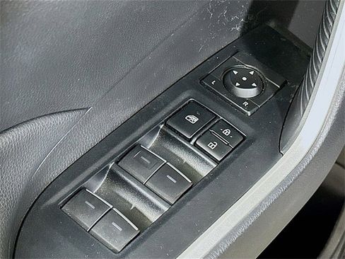 Used 2022 Toyota RAV4 XLE image 18