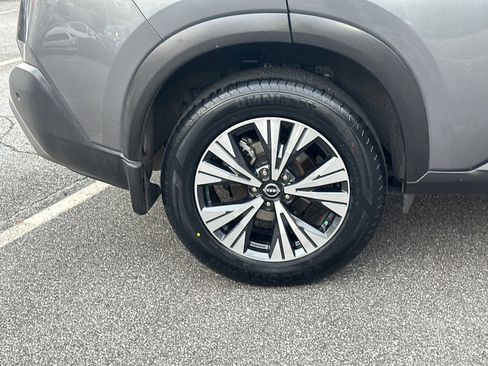 Used 2022 Nissan Rogue SV image 17