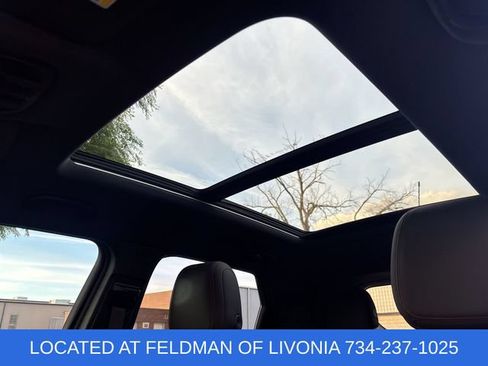Used 2022 Chevrolet TrailBlazer RS w/ Sun and Liftgate Package FWD image 18