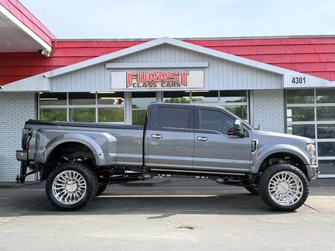 Used 2022 Ford F450 Platinum w/ FX4 Off-Road Package image 9