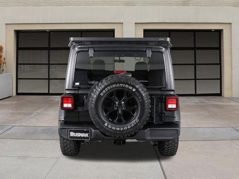 Used 2022 Jeep Wrangler Sport AWD/4WD image 5