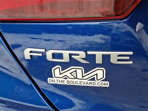Certified 2022 Kia Forte LXS image 30