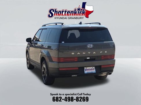 Used 2026 Hyundai Santa Fe SEL FWD image 8