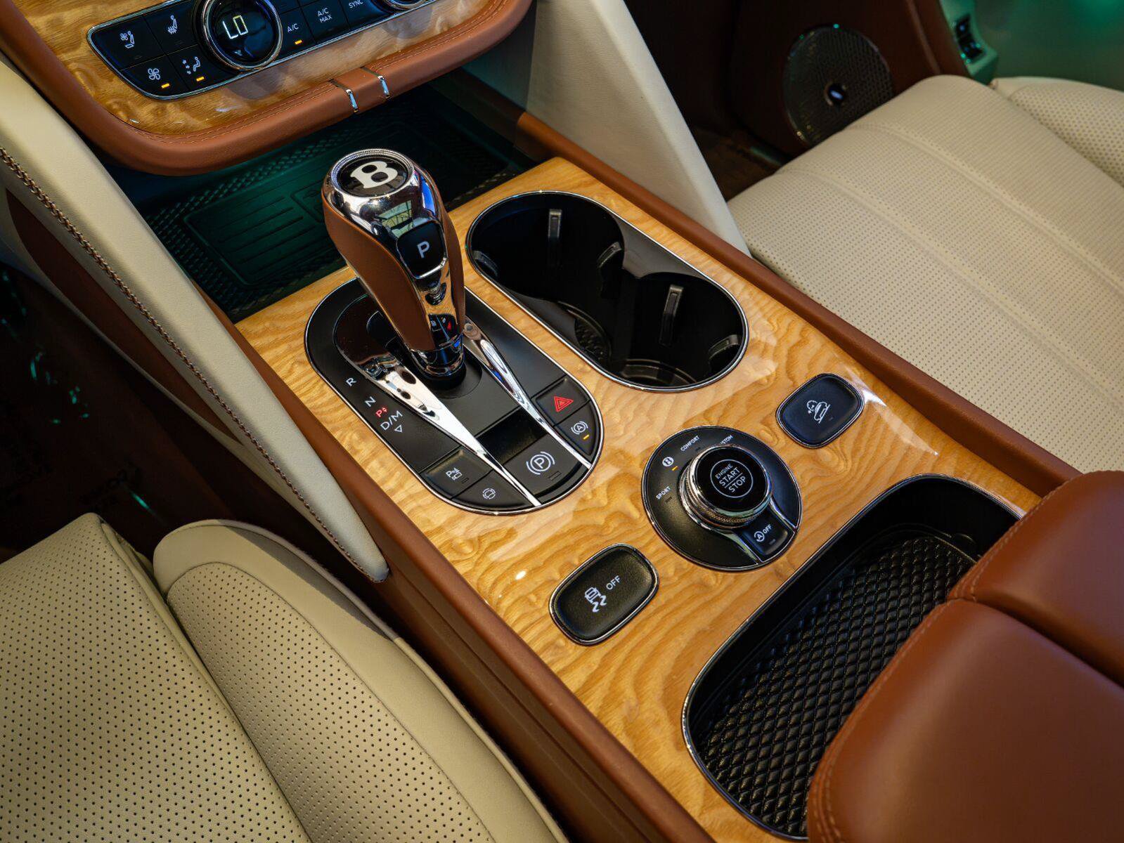 Used 2024 Bentley Bentayga AWD/4WD image 15