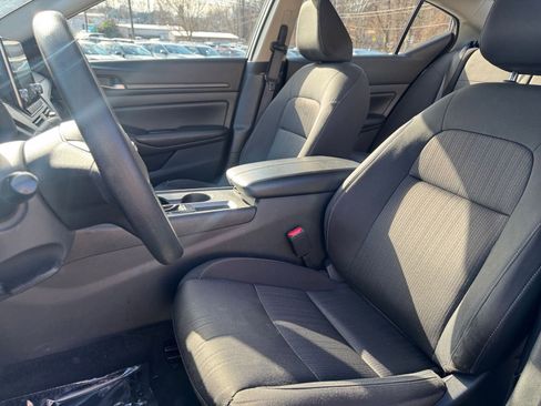 Used 2025 Nissan Altima 2.5 SV image 30