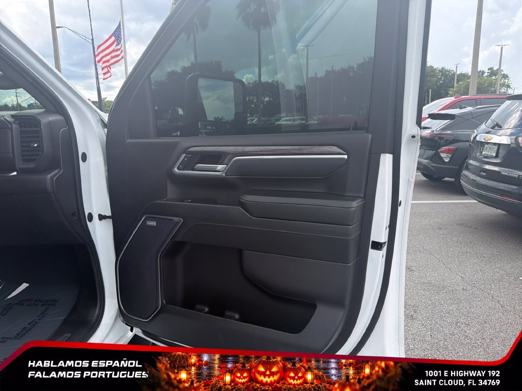 Used 2025 Chevrolet Silverado 2500 LTZ w/ LTZ Premium Package AWD/4WD image 29