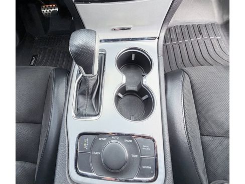 Used 2019 Jeep Grand Cherokee SRT image 20