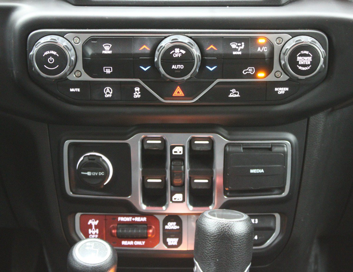 Used 2020 Jeep Gladiator Rubicon AWD/4WD image 25