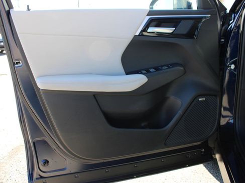 Used 2025 Mitsubishi Outlander SE FWD image 15