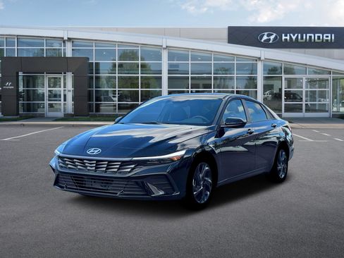 New 2026 Hyundai Elantra SEL FWD image 1
