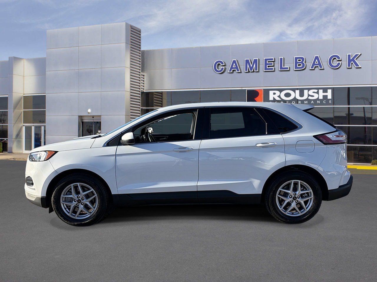 Used 2024 Ford Edge SEL AWD/4WD image 3