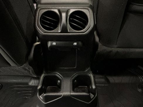 Used 2021 Jeep Gladiator Sport AWD/4WD image 23