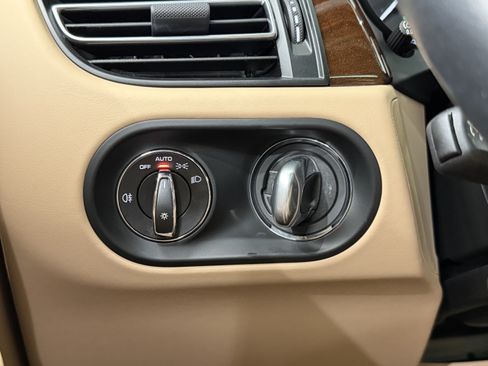 Certified 2023 Porsche Macan S AWD/4WD image 50