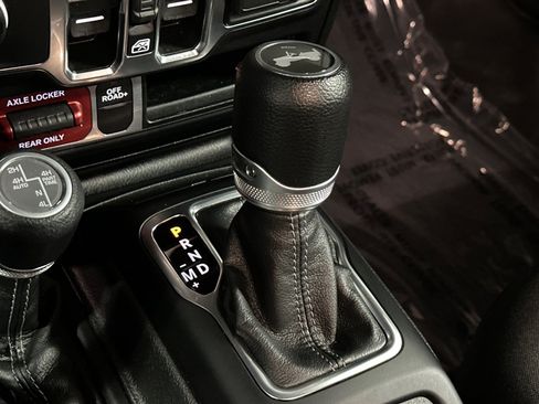 Used 2024 Jeep Wrangler Unlimited AWD/4WD image 20