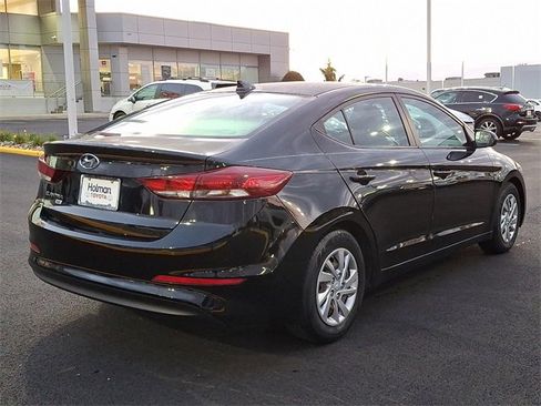 Used 2017 Hyundai Elantra SE w/ Cargo Package image 7