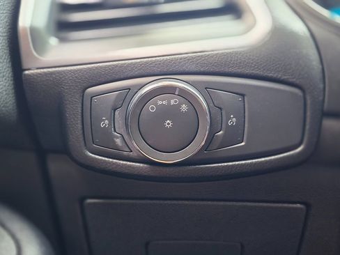 Used 2015 Ford Edge SE image 48